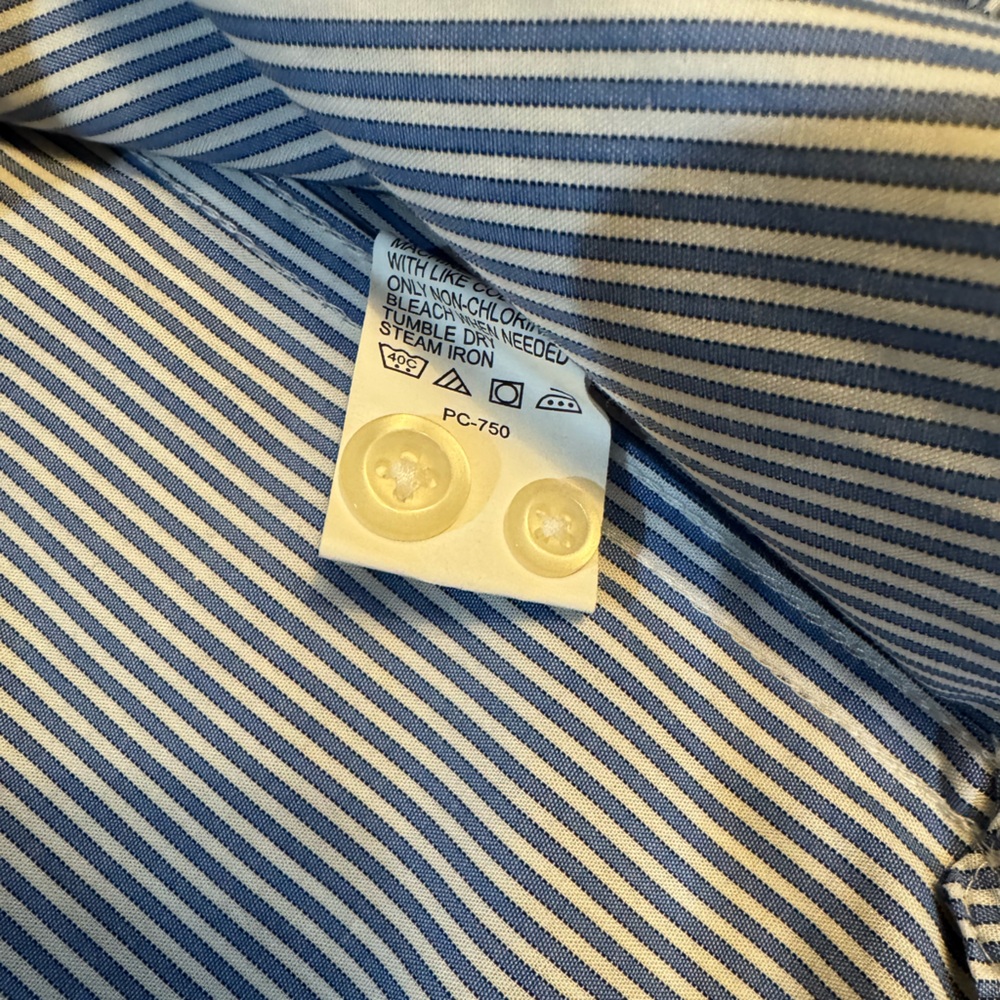 IZOD Men's Blue Striped Button Up Short Sleeve Shirt NWOT - Picture 4 of 10